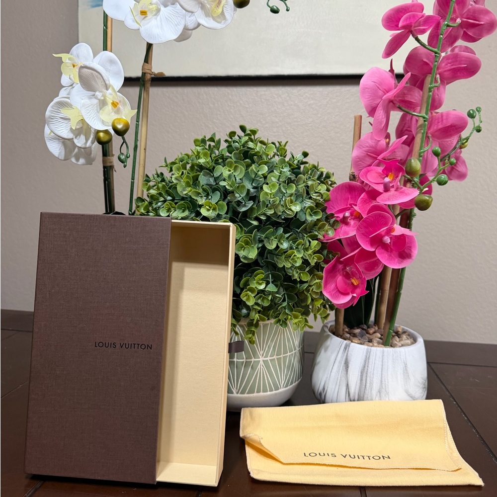 Louis Vuitton Brown Box wallet with LV wallet dust bag